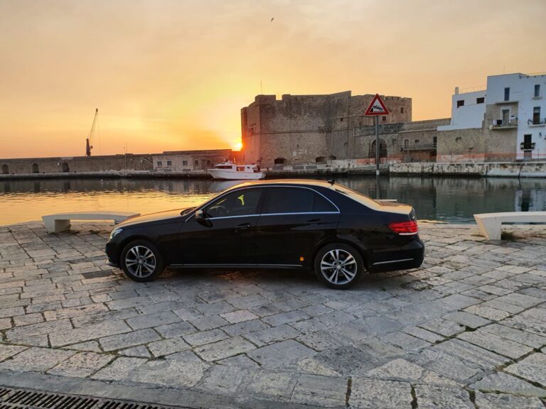 Mercedes Classe E Porto Monopoli turismo